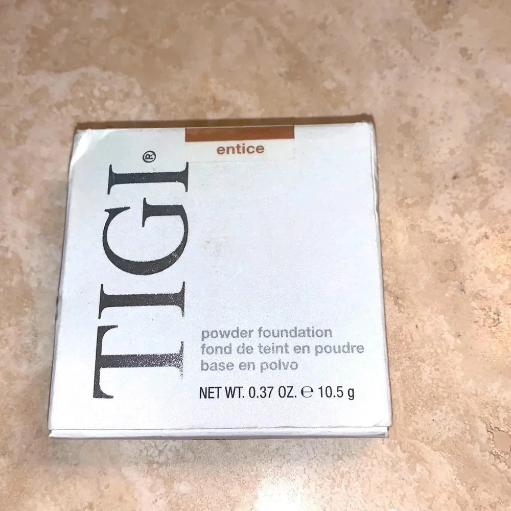 TIGI Professional Powder Foundation Shade entice 0.37 oz New